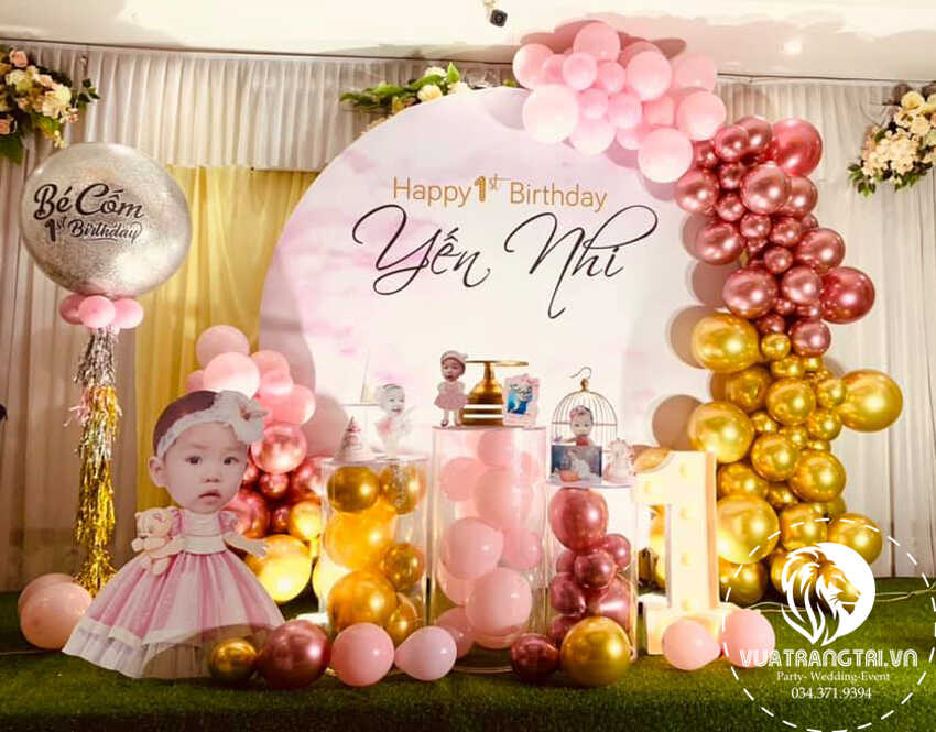 Trang trí sinh nhật bé gái tại nhà màu hồng - bé Yến Nhi