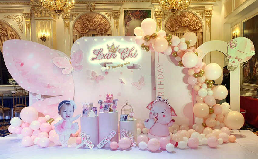 Trang trí sinh nhật 3d bé gái 1 tuổi màu hồng - bé Lan Chi