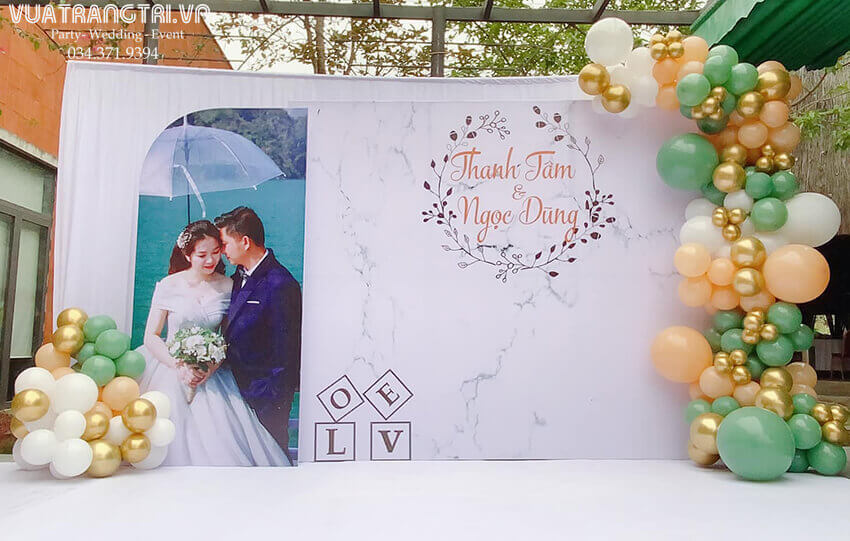 Trang trí đám cưới bằng bong bóng kết hợp background đẹp 