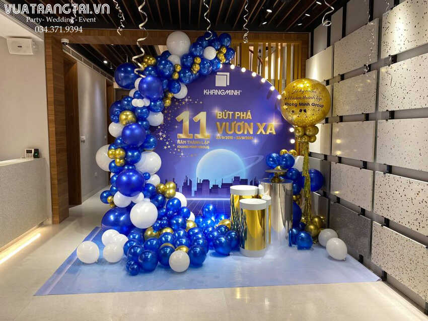 Trang trí lễ kỷ niệm thành lập 10 năm công ty Khang Minh màu xanh
