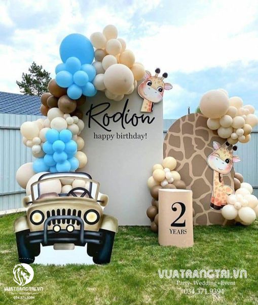 Trang trí sinh nhật bé trai 2 tuổi Rodion